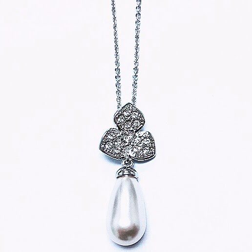 necklace pendant in rhodium plating with 3 leaf clover crystal and pearl